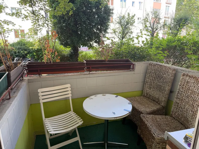 Möblierte, helle 2-Zi. Wohnung renoviert mit Balkon in Schöneberg — photo 1